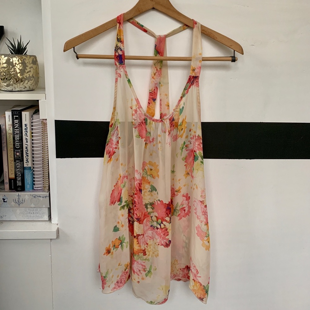 Sheer floral top 🌸